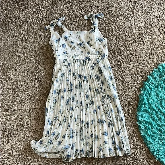 Trixxi | Dresses | Trixxi White Pleated Sundress With Spaghetti Straps |  Poshmark